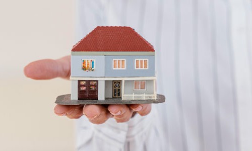 Na Arrematacao De Imovel Em Alienacao Fiduciaria Por Valor Maior Que A Divida Deve Haver Restituicao